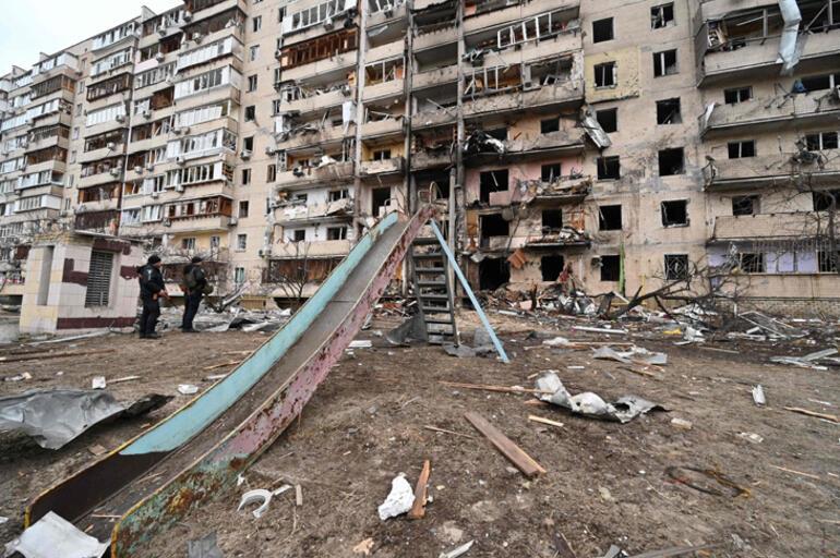 Kiev’de apartman bloğu füzeyle vuruldu