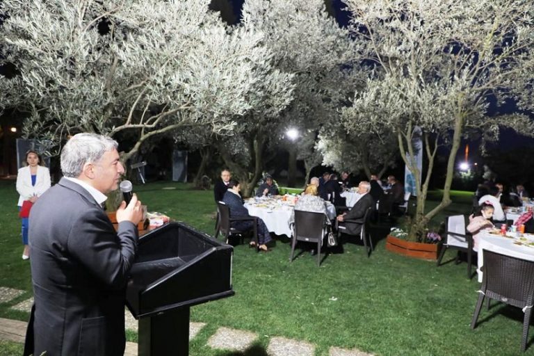 Başkan Şayir ilk iftarını şehit ve gazi aileleriyle birlikte açtı 