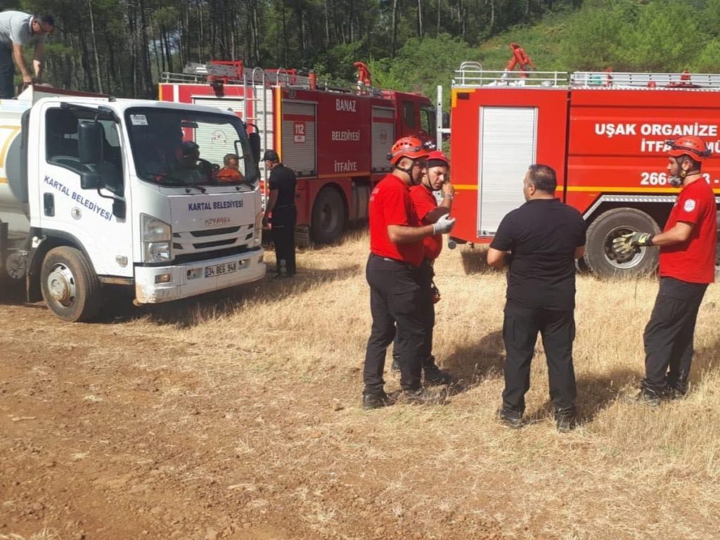 Kartal Belediyesi Ekiplerinin Marmaris’teki Yangınla Mücadelesi Sürüyor