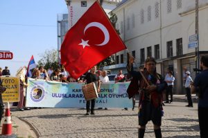 Uluslararası Halk Oyunları Festivali Coşkusu Kartal’ın Mahallelerini Sardı