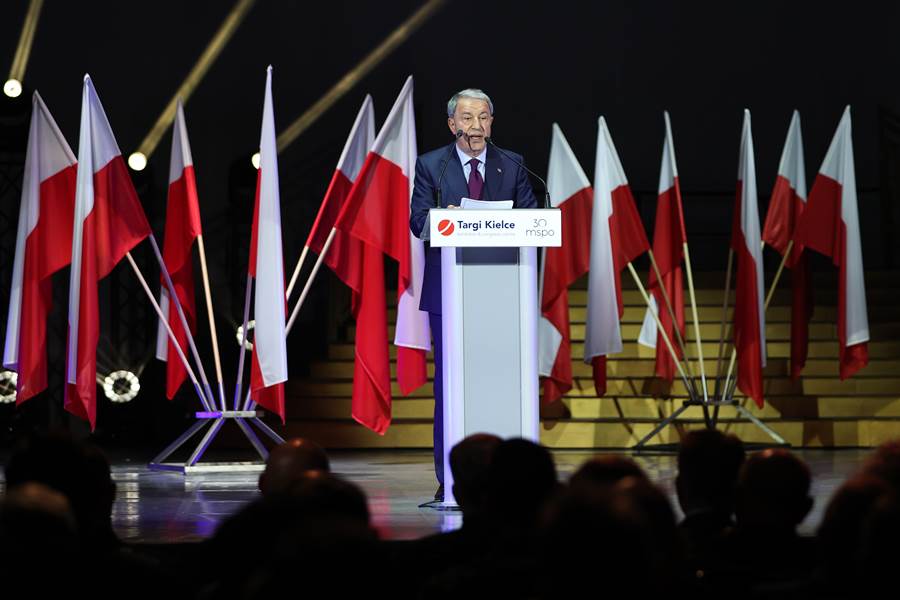 Polonya’daki MSPO Uluslararası Savunma Sanayi Fuarı’nın Açılışında Ülkemizi Millî Savunma Bakanı Hulusi Akar Temsil Etti