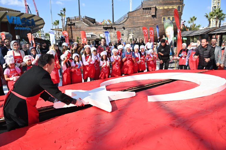 Tuzla’da 29 Ekim Cumhuriyet Bayramı Coşkusu Yaşandı