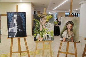 Kartal Belediyesi’nden İranlı Kadın Ressamlara Anlamlı Destek