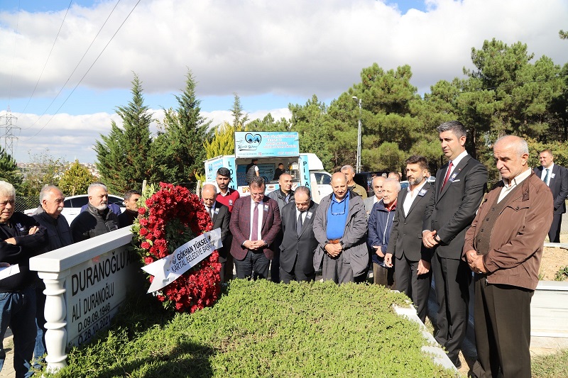 Duranoğlu vefatının 1. yılında kabri başında anıldı