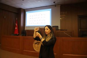 Kartal Belediyesi Personeline İşaret Dili Eğitimi