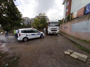 Tuzla Belediyesi Zabıta Ekiplerinden Kaçak Döküme Suçüstü