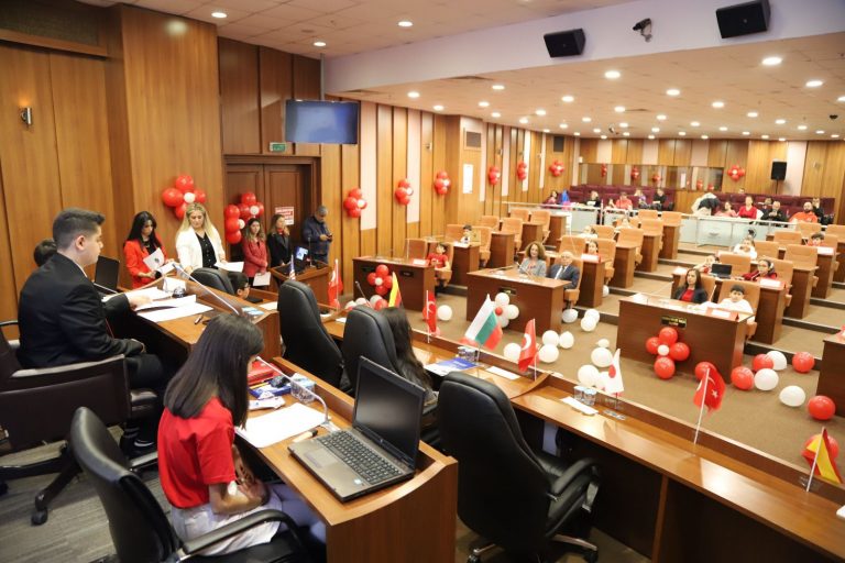 Kartal Belediyesi Çocuk Meclisi 23 Nisan’ı Kutladı