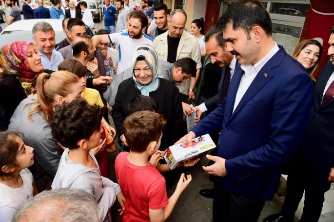 Çevre ve Şehircilik Bakanı Murat Kurum, Sancaktepe’li Vatandaşları Ziyaret Etti
