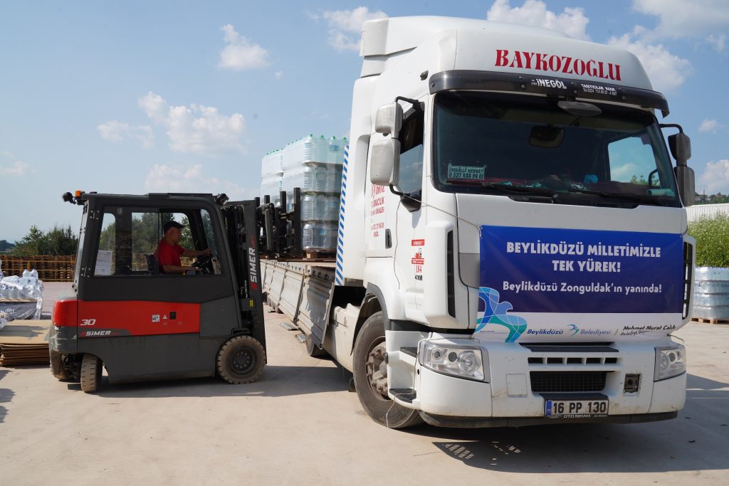 Selin Vurduğu Zonguldak’a Beylikdüzü’nden Yardım