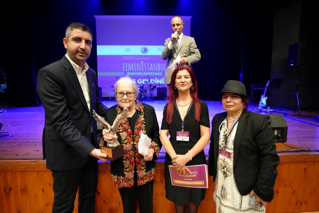 Uluslararası Kadın Şiir Festivali Feminİstanbul’da Onur Ödülleri Sahiplerini Buldu