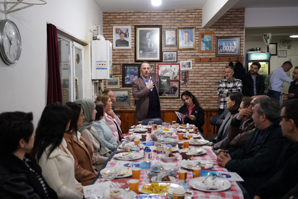 Başkan Çalık Gürpınarlı Komşularıyla Buluştu