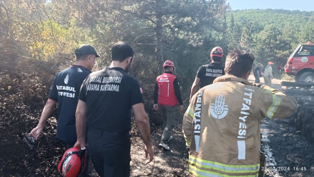 Kartal Belediyesi Ekipleri Aydos Ormanı Yangınında Söndürme Çalışmalarına Destek Verdi