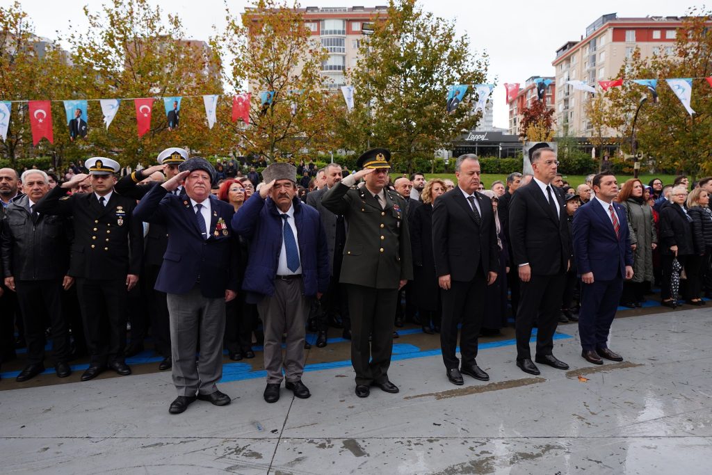 Ulu Önder Beylikdüzü’nde Minnetle Anıldı