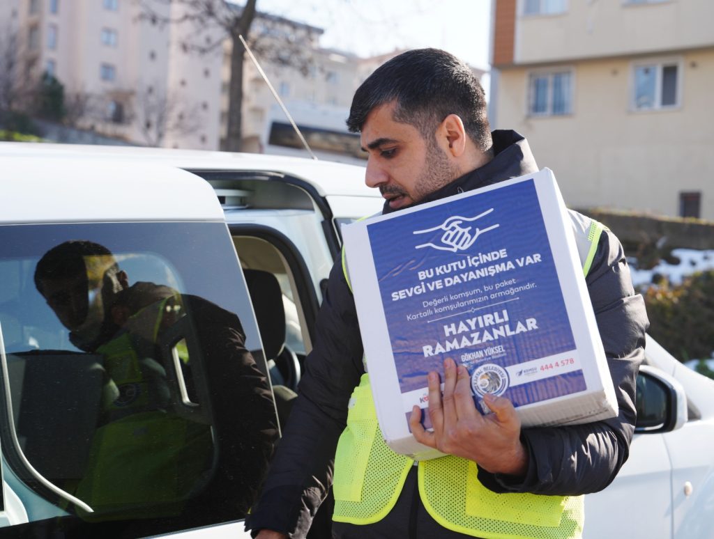 Kartal Belediyesi’nden İhtiyaç Sahiplerine Ramazan Kolisi Desteği