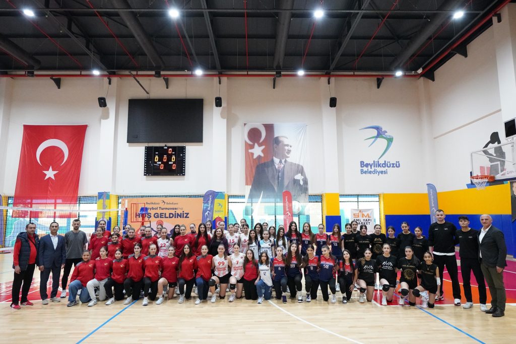 Beylikdüzü Belediyesi Voleybol Turnuvası Başladı