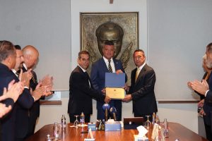 Fenerbahçe’nin Yeni Başkanı Sadettin Saran Mazbatasını Aldı