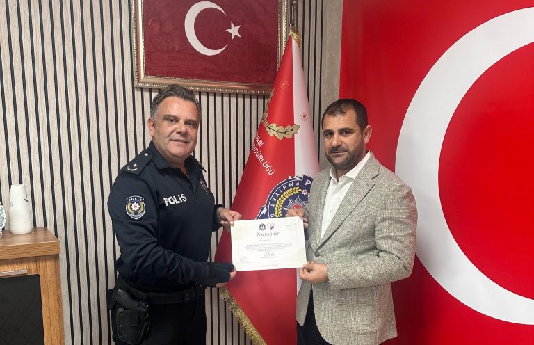 Dilovası Emniyet Müdürü Mustafa Serhat Canbaz’dan İş İnsanı Lokman Kılıç’a Teşekkür Belgesi