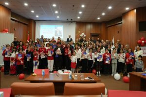 Kartallı Çocuklar 29 Ekim Cumhuriyet Bayramını Doyasıya Kutladı