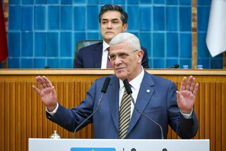 Müsavat Dervişoğlu’ndan Sert Çıkış: “Salın Gitsin!”