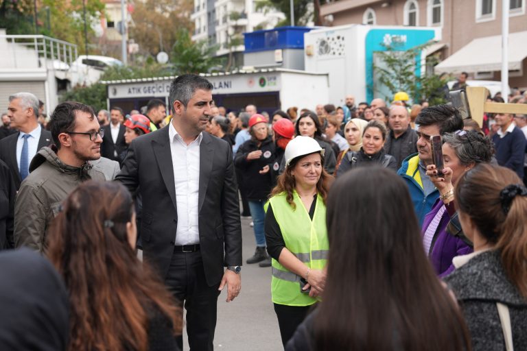 Kartal Belediyesi’nde Deprem Tatbikatı Başarıyla Gerçekleştirildi