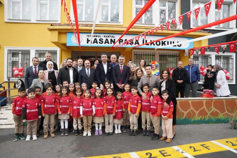 Kartal’da Öğrencilerin Karne Sevincine Protokol Eşlik Etti