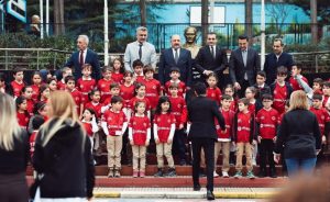 Kartal’da Sporun Meşalesi Nihat Erim İlkokulu’nda Yakıldı: “Spor Şehri İstanbul” Forma Dağıtım Töreni