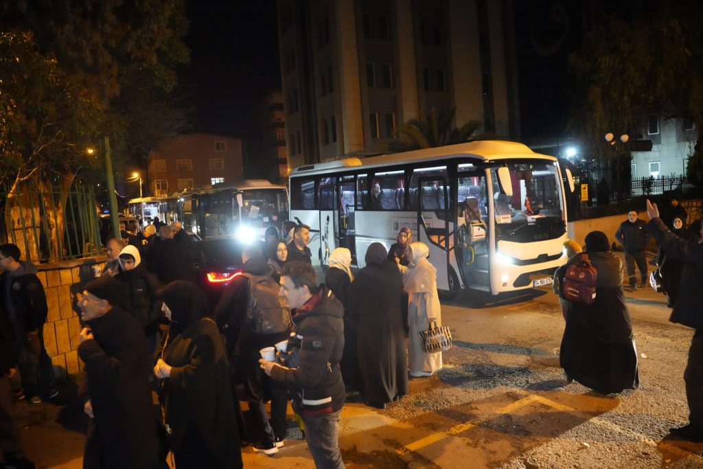 Kartal’da Umre Yolcuları Dualar İle Uğurlandı