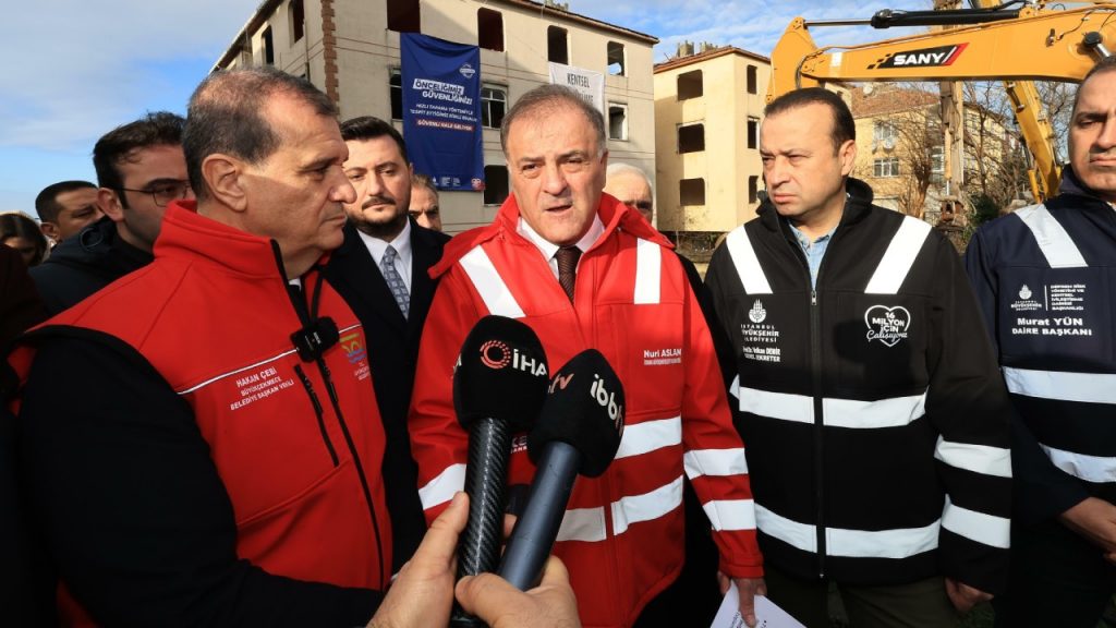 Nuri Aslan’dan İstanbullulara Kentsel Dönüşüm Çağrısı: “3-5 Metrenin Hesabını Yapmayın”