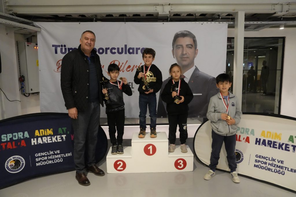 Kartal’da 23 Nisan Coşkusu Satranç Turnuvasıyla Taçlandı