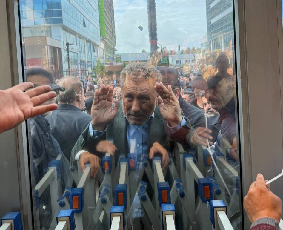 Halkevleri’nde Şok Karar: CHP’li Orhan Sarıbal İhraç Edildi