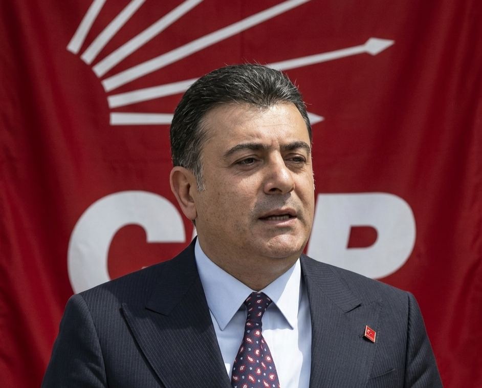 CHP’de PM Krizi Büyüyor! Zeynel Emre: “Artık Hiçbir Karar Alamazlar”