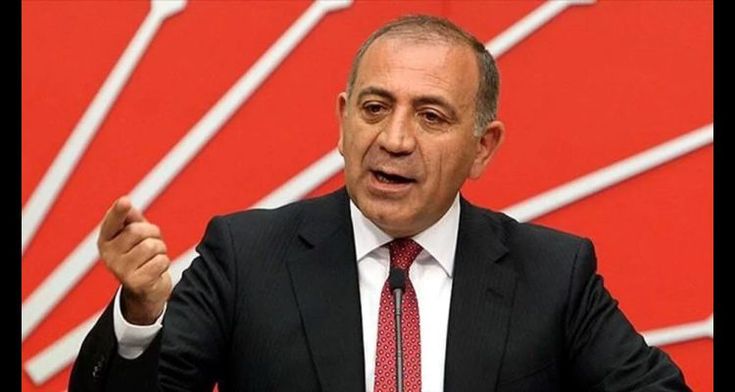CHP İstanbul’da 7 İlçe Başkanı ve Yönetimi Görevden Alındı: Gürsel Tekin Gerekçeyi Açıkladı