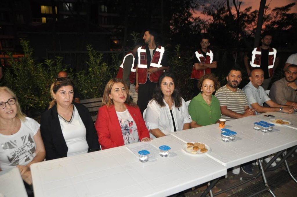 CHP Kartal İlçe Başkanlığı Yakacık’ta Vatandaşlarla Bir Araya Geldi