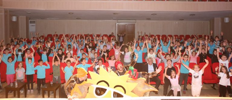 Başkan Yazıcı’dan, Karadeniz’deki 11 Şehir Çocuklarına Karne Hediyesi