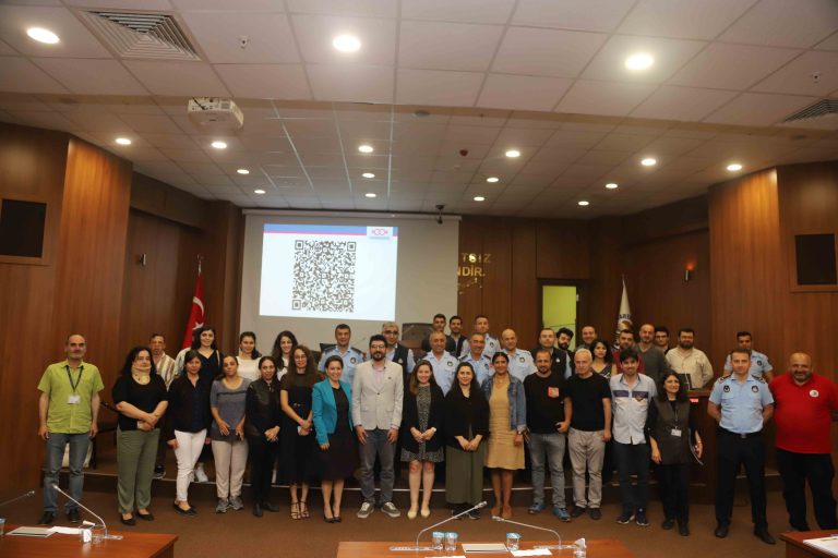 Kartal Belediyesi personeline “Toplumsal Cinsiyet Eşitliği Semineri” verildi