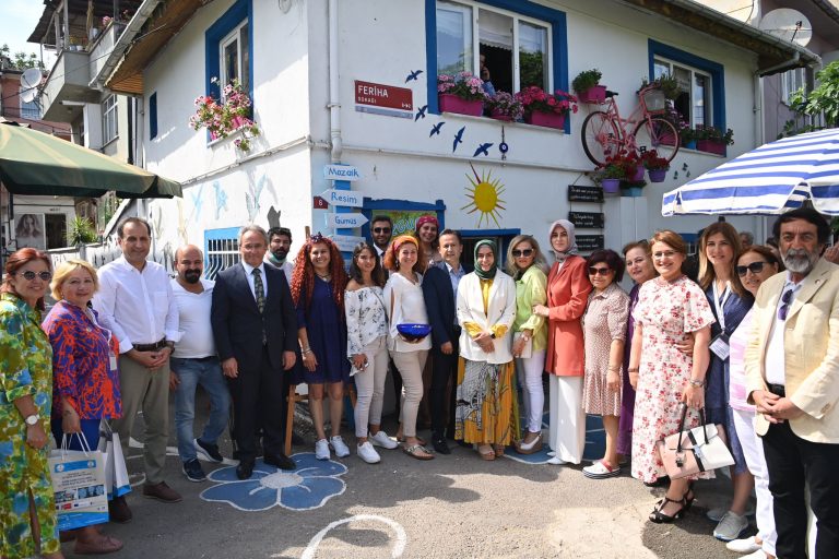 Tuzla’da “Gelenekten Geleceğe Anadolu Rüzgarı” Temalı Sokak Festivali Başladı.