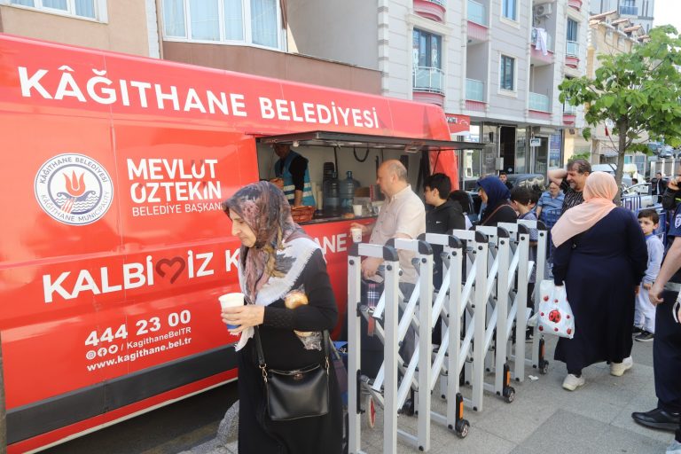 Kağıthane Belediyesi’nden Semt Pazarlarına Sıcak İkramlar