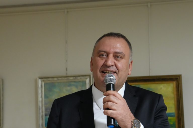 Kartal’da Ali Naki İlhan’ın “Yol Hikâyeleri” İsimli Resim Sergisinin Açılışı Yapıldı
