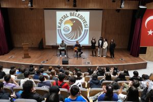 Kartal Belediyesi’nden Öğrencilere ‘LGS Motivasyon Semineri’ ve Müzikli Sürpriz