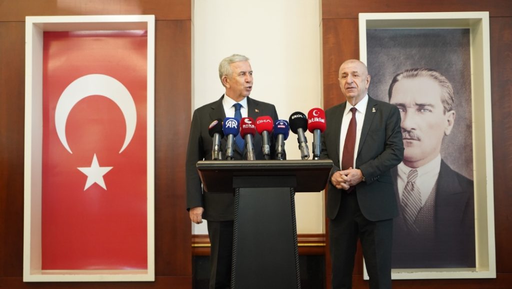 Ümit Özdağ, Hukuk Mücadelesinde Yanında Olan Mansur Yavaş’a Teşekkür Etti