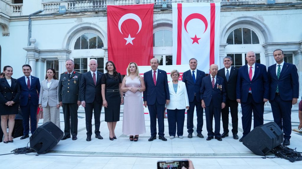 Kıbrıs’ta Yazılan Destan İstanbul’da Anıldı: Cumhurbaşkanı Tatar, 51. Yıl Dönümünde Hidiv Kasrı’nda Konuştu