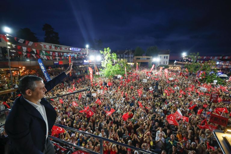 CHP Genel Başkanı Özgür Özel, “Millet İradesine Sahip Çıkıyor” Mitinginde Şile’de Konuştu