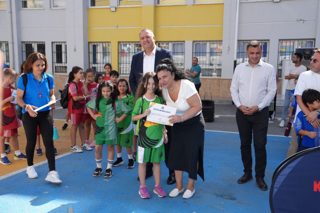 Kartal Belediyesi’nde Yaz Spor Okulu’nda İlk Dönem Sertifikalarla Taçlandı