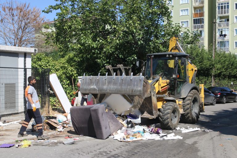 Kartal Belediyesi’nde Yaz İçin Temizlik Seferberliği