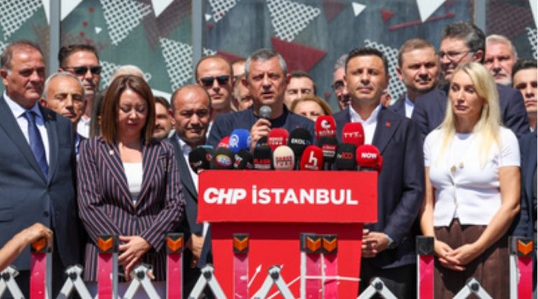 CHP Lideri Özgür Özel: “Benim Vekilim Özgür Çelik’tir ve İstanbul İl Başkanı Olarak Görevinin Başındadır”