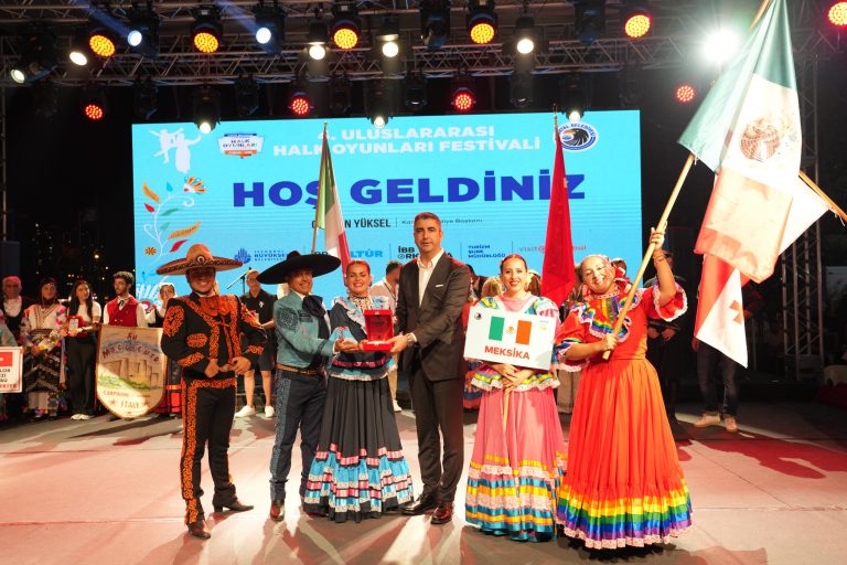 Kartal’da 4. Uluslararası Halk Oyunları Festivali, Görkemli Finalle Taçlandı