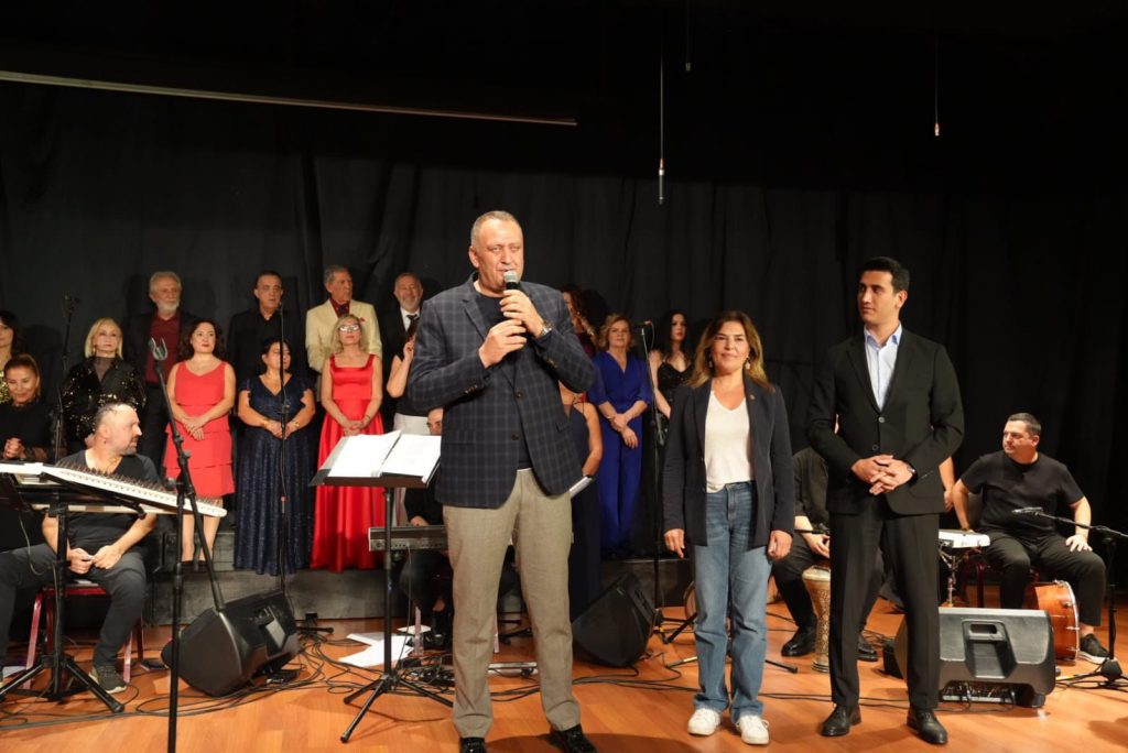‘Kasım Ayına Yakışan Şarkılar’ Dinleyenlere Müzik Ziyafeti Yaşattı