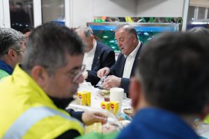 İBB Başkan Vekili Nuri Aslan’dan Gece Mesaisindeki İSTAÇ Emekçilerine Sahur Ziyareti