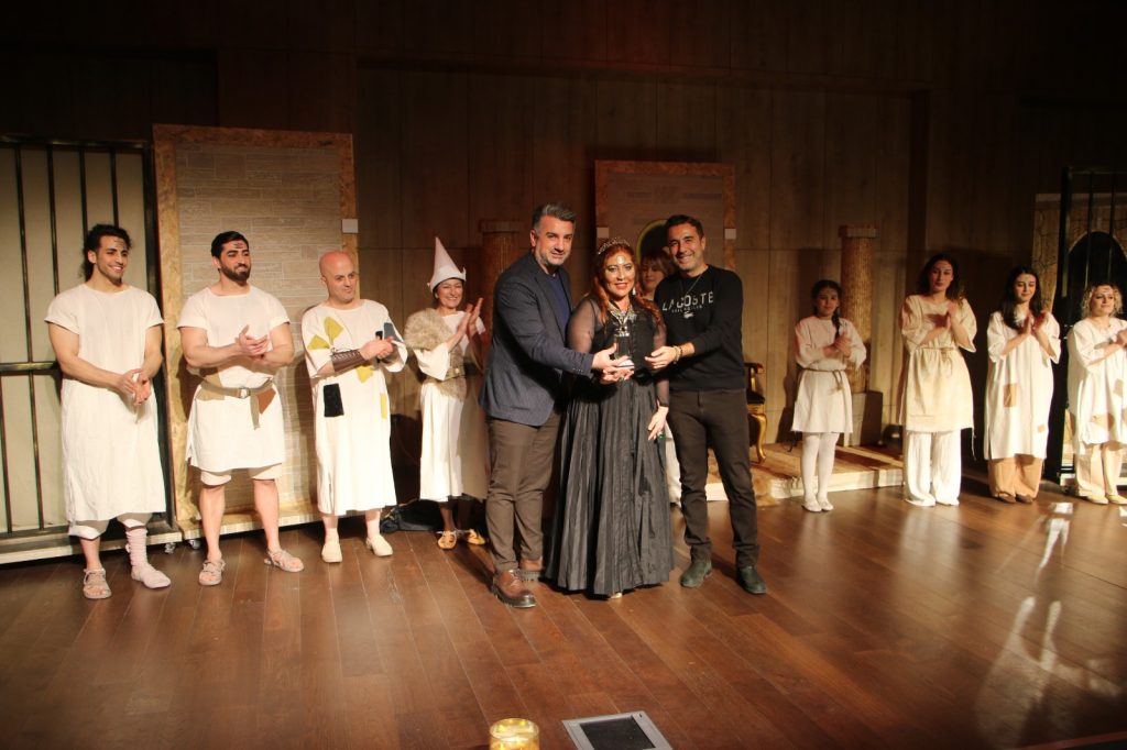 Kartal’da Tiyatro Rüzgârı: Hafta Boyunca Perdeler Kapanmıyor!