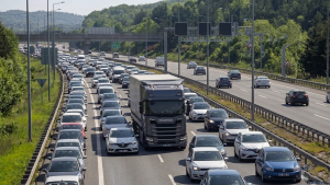 Bayram Dönüşü Kilit: İstanbul Yolunda Kilometrelerce Kuyruk!